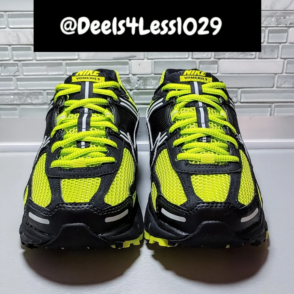 Nike Air Zoom Vomero 5 Running Womens Size 6.5 Black Bright Cactus Cyber Volt